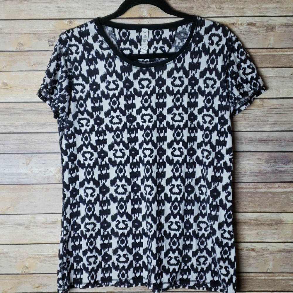 Lululemon Tshirt